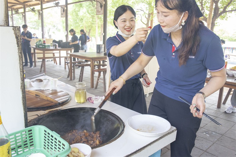 “六月蝶變 再創佳績”國林地板6月拓展PK會圓滿成功