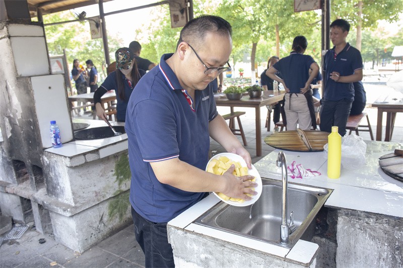 “六月蝶變 再創佳績”國林地板6月拓展PK會圓滿成功